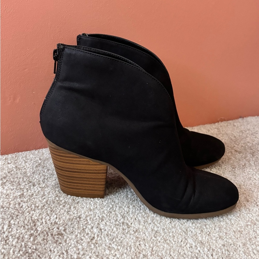 A2 by Aerosoles Gravity V-Cut Opening Ankle Boots Size 9.5 M Black - Picture 2 of 9